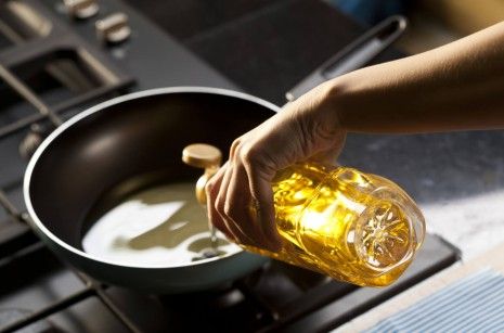 Como descartar o óleo de cozinha corretamente em 5 passos