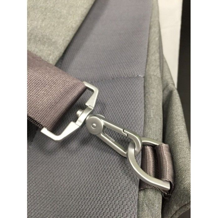 Mochila Mi City Sling 9P Cinza Claro